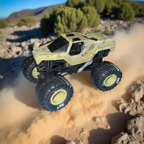 Hot Wheels Monster Jam 1:24 Truck 2017 SOLDIER FORTUNE Target Exclusive - Picture 1 of 9